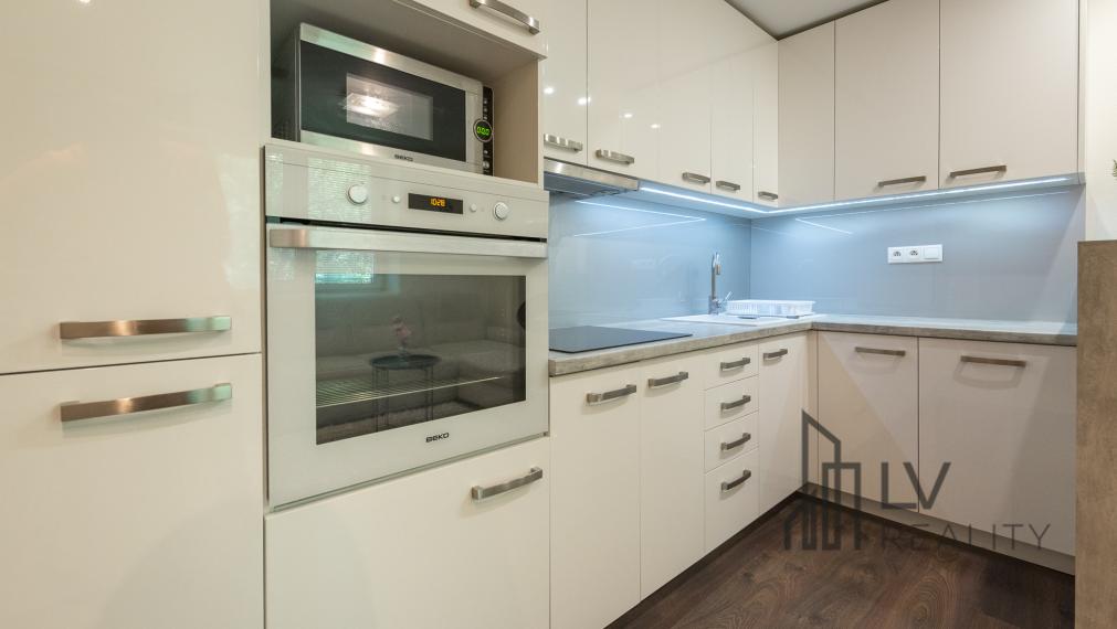 Na prenájom pekný zariadený 1,5 izbový byt, Jesenná ul., Košice