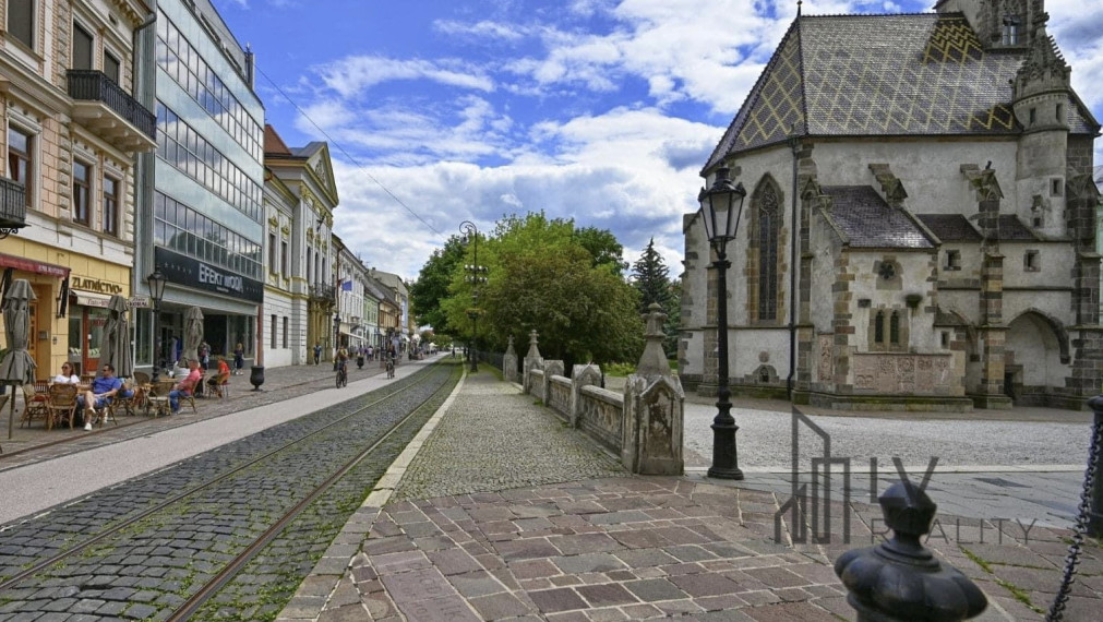 Na prenájom 4-izbový byt s parkovacím miestom v centre Košíc