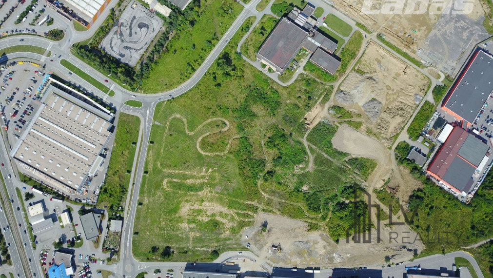 Pozemky na predaj pri Optime