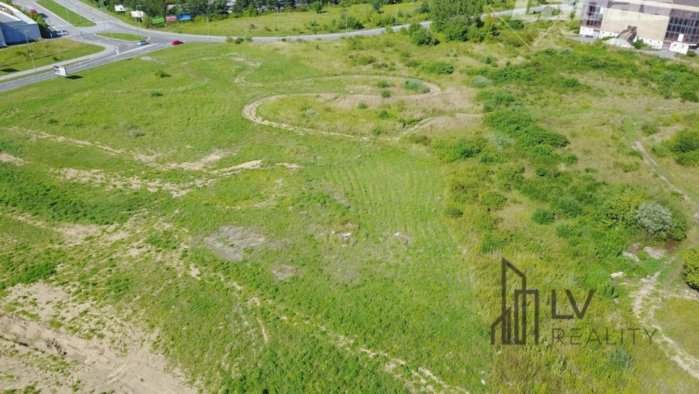 Pozemky na predaj pri Optime