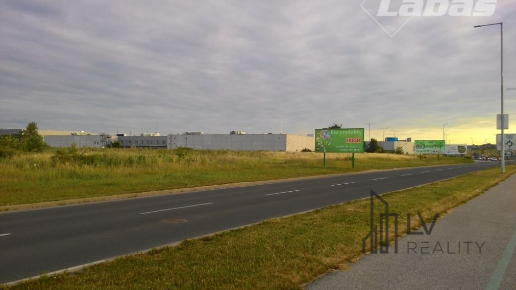 Pozemky na predaj pri Optime