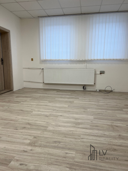 Na prenájom 2-kancelária o výmere 32,5 m2 s parkovacím miestom - Južná trieda v Košiciach