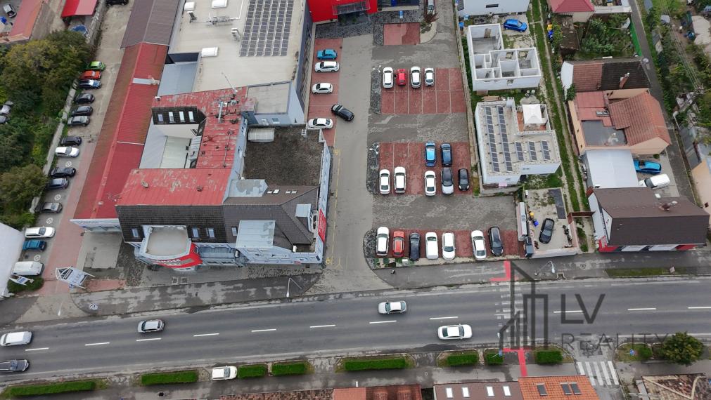 Na prenájom obchodné priestory 383 m2 a 524 m2, Piešťany