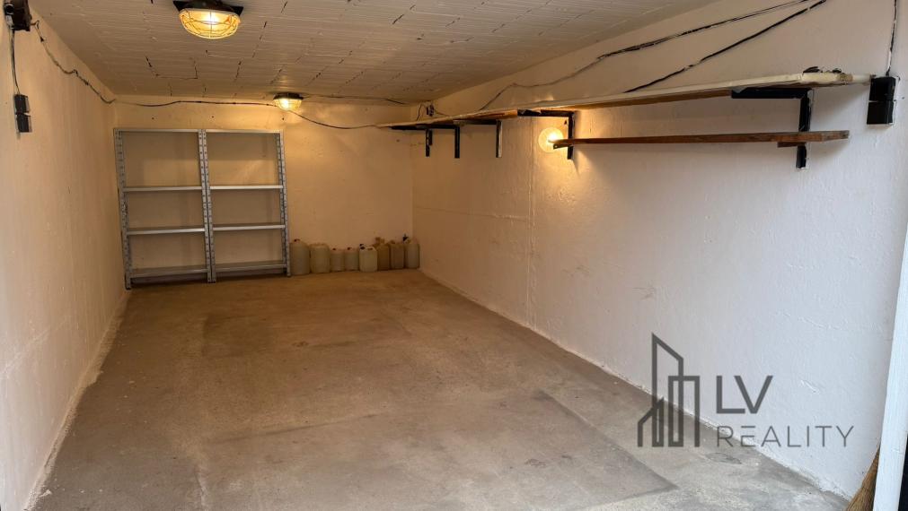 Na predaj garáž, na rohu Važeckej a Meteorovej ul., Košice