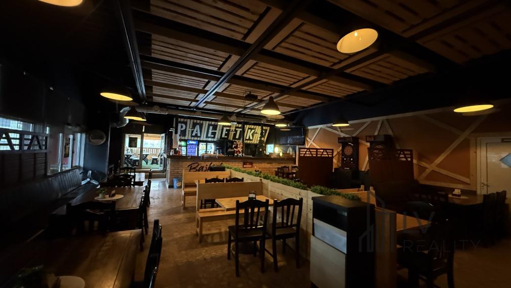 Na prenájom OC Važec - Pub Paletka 313,5 m2 + Terasa 73 m2