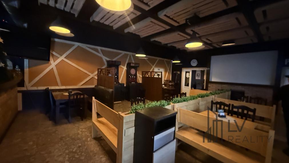 Na prenájom OC Važec - Pub Paletka 313,5 m2 + Terasa 73 m2