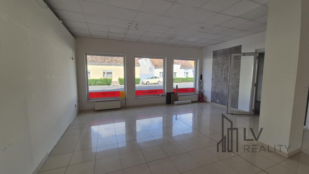 Na prenájom obchodné priestory 383 m2, Piešťany