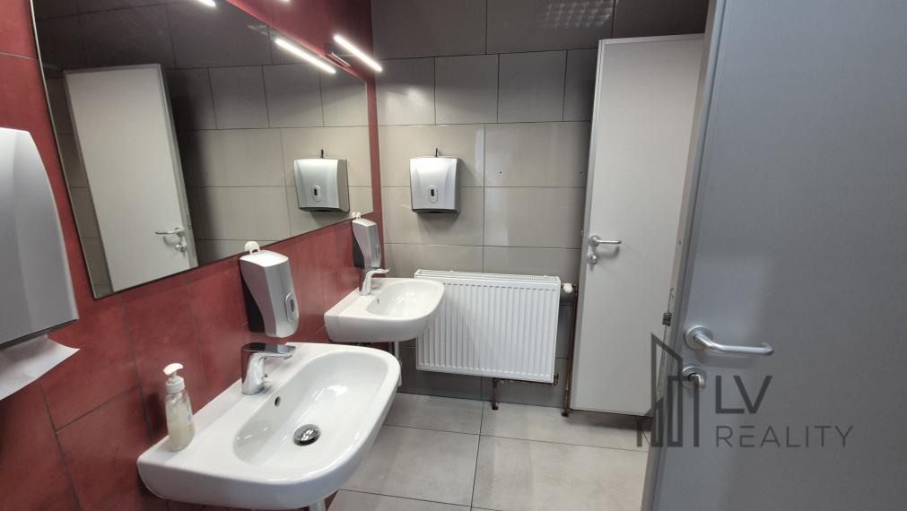 Na prenájom obchodné priestory 524 m2, Piešťany