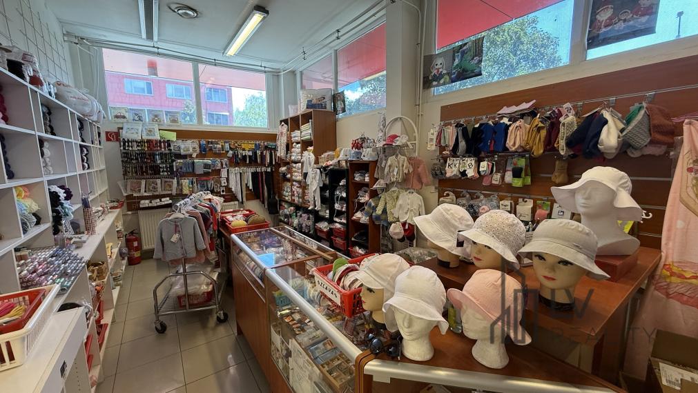 Obchodný priestor na prenájom v OC Iskra, 18,3 m2