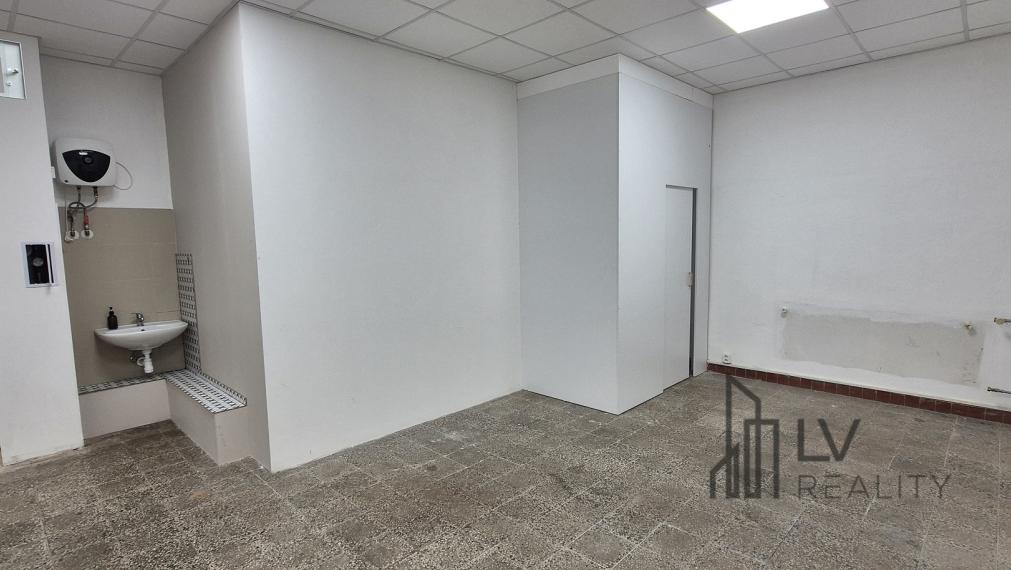 Priestor na prenájom OC Laborec, 106m2