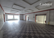Na prenájom obchodný priestor o výmere 159m2 na 1.NP, na Bratislavskej ulici v Piešťanoch - fotografia 5