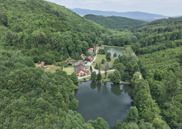 Na predaj jedinečná nehnuteľnosť – rekreačný areál v Medzeve – Šugov