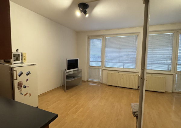 Na predaj garsónka s loggiou na Amurskej ulici v Košiciach – Nad Jazerom