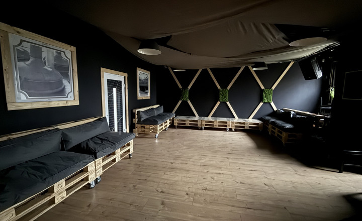 Na prenájom OC Važec - Pub Paletka 313,5 m2 + Terasa 73 m2 - fotografia 1