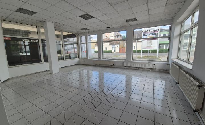 Na prenájom obchodné priestory 383 m2, Piešťany - fotografia 6