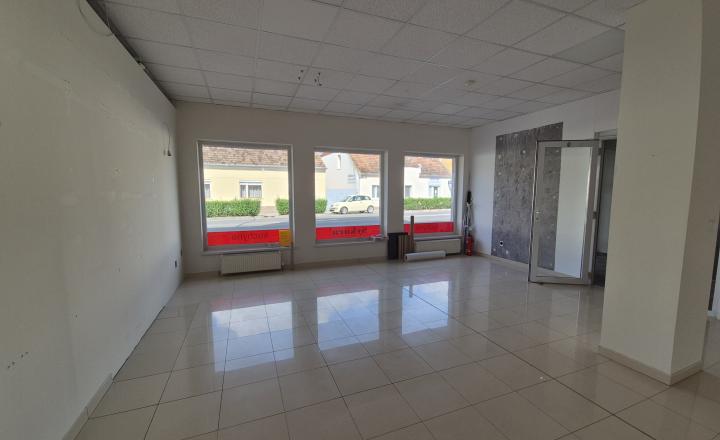Na prenájom obchodné priestory 383 m2, Piešťany - fotografia 8