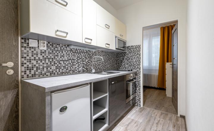 Na prenájom zariadený 1,5-izbový byt s loggiou na Palárikovej ul. v centre KE - fotografia 6