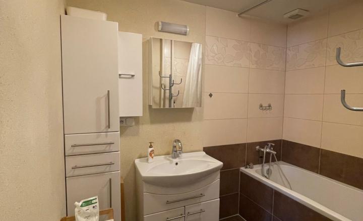 Na prenájom Vám ponúkame veľmi pekný 2-izbový byt na Národnej triede v Košiciach – v širšom centre mesta - fotografia 8